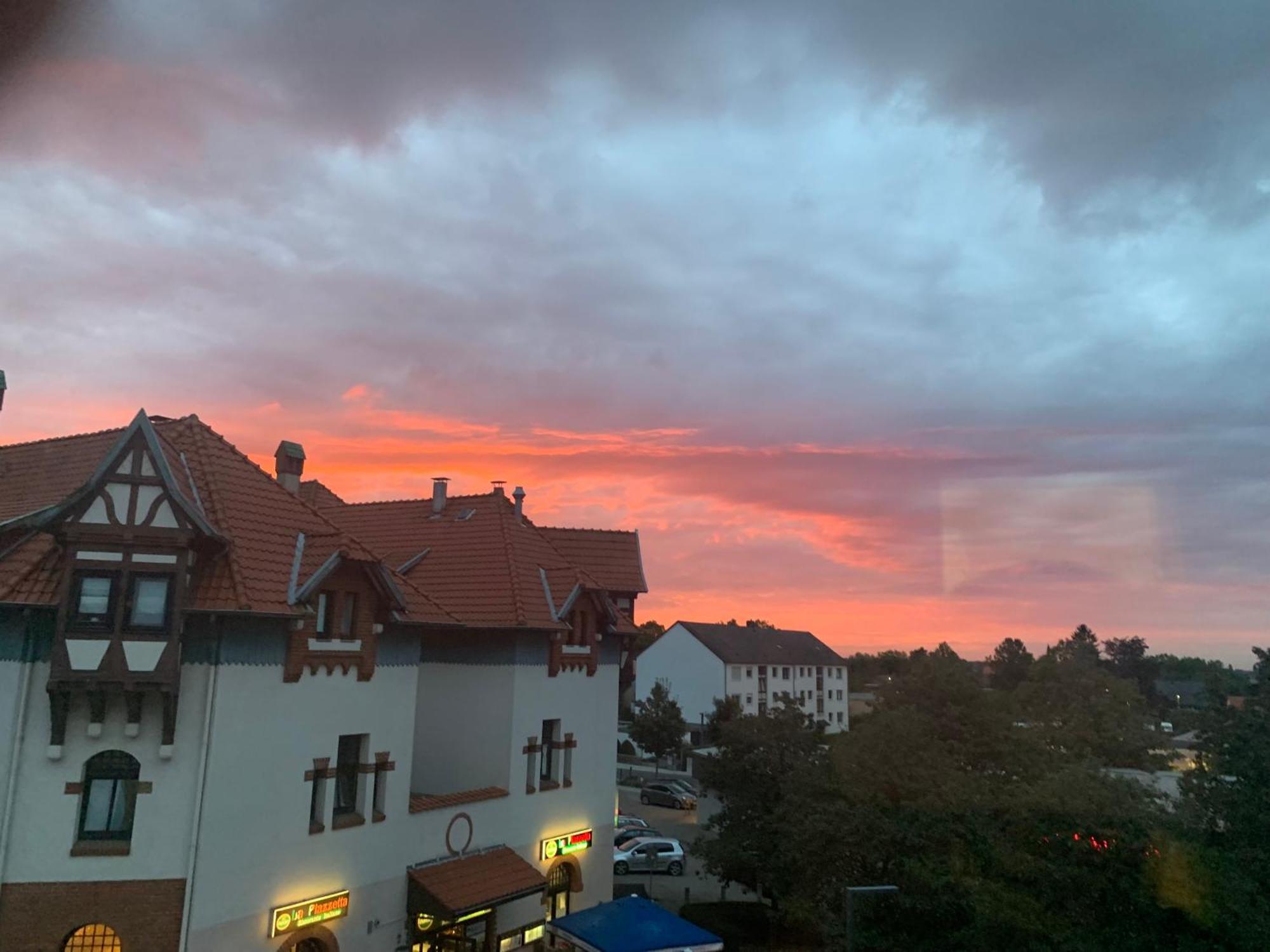 Moderne 4 Zimmer Apartment Mit Bergblick Stadtzentrum Contactless Check-In Gehrden  ภายนอก รูปภาพ