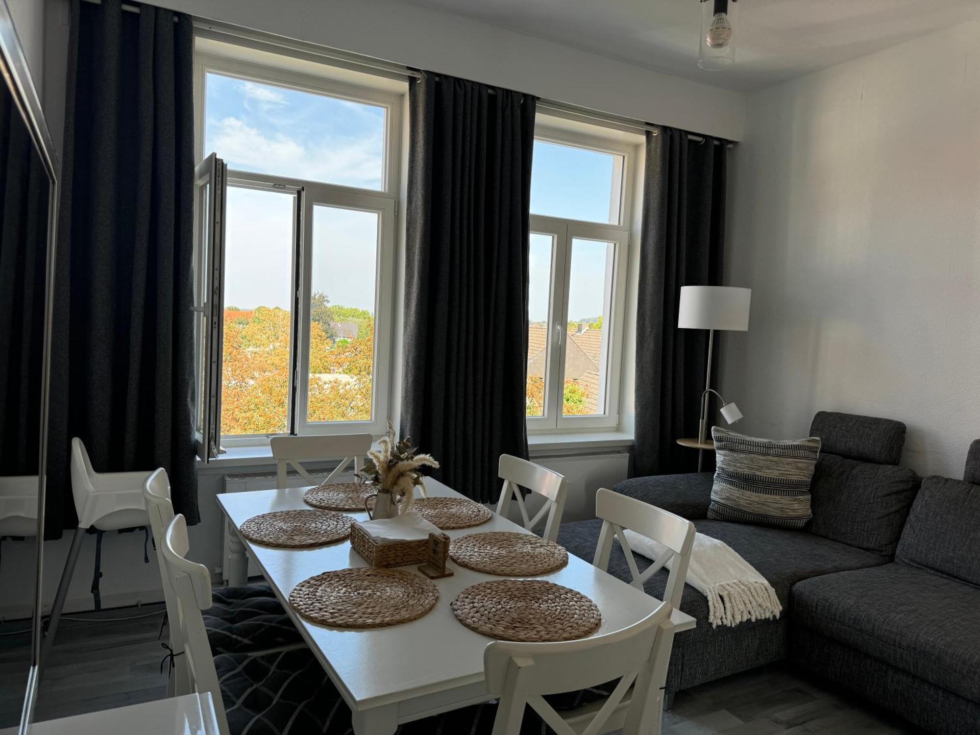 Moderne 4 Zimmer Apartment Mit Bergblick Stadtzentrum Contactless Check-In Gehrden  ภายนอก รูปภาพ