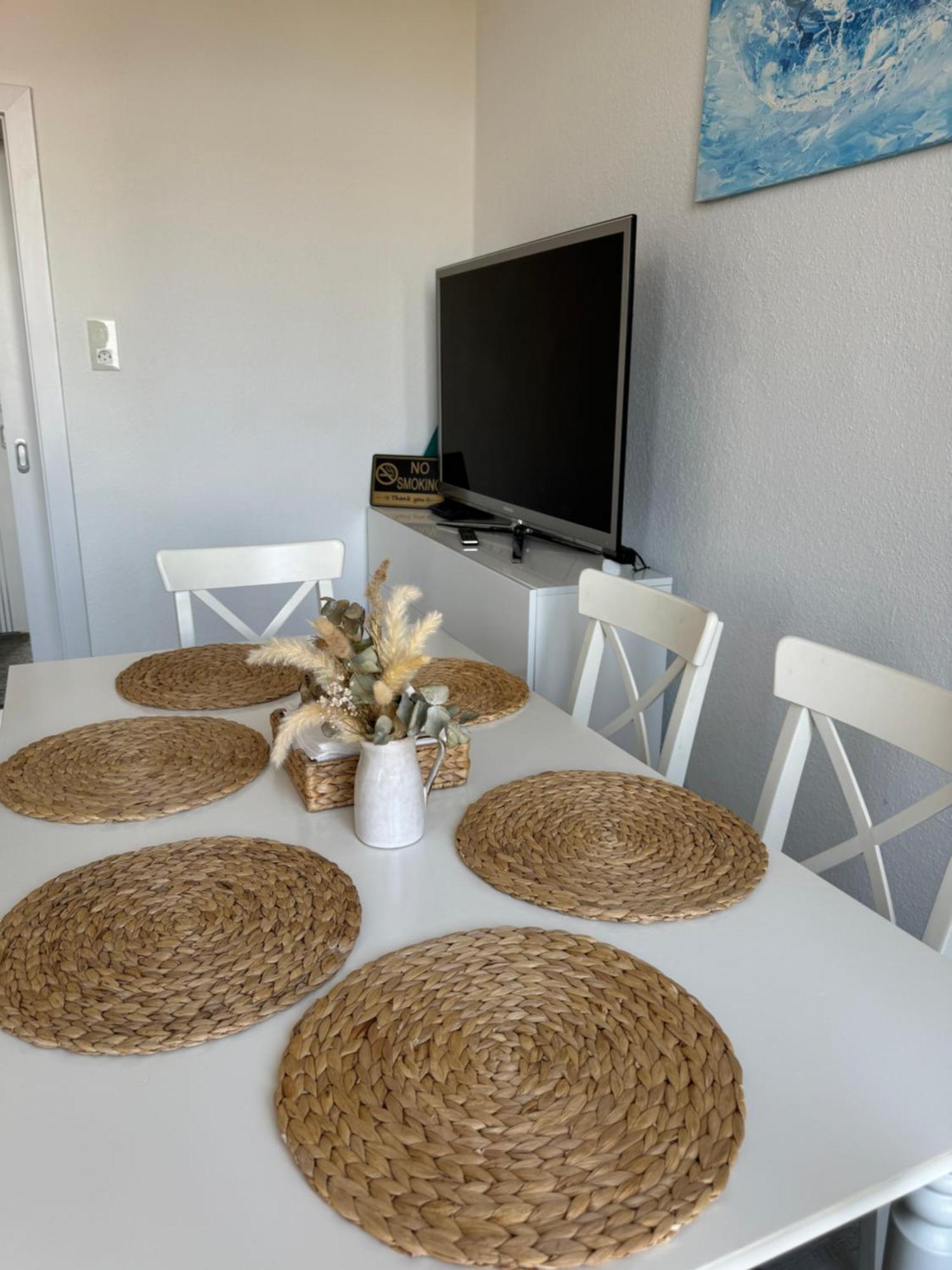 Moderne 4 Zimmer Apartment Mit Bergblick Stadtzentrum Contactless Check-In Gehrden  ภายนอก รูปภาพ