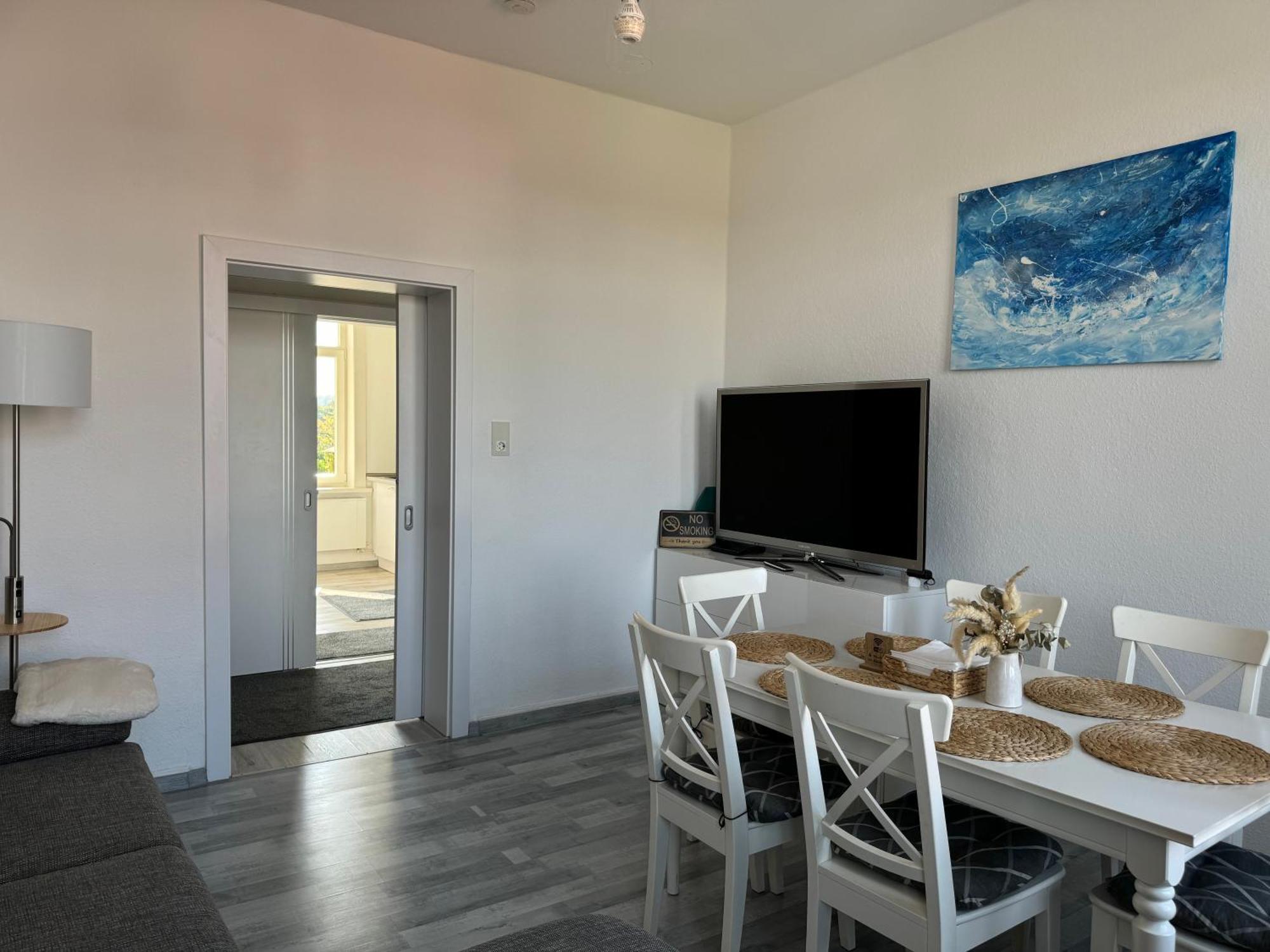 Moderne 4 Zimmer Apartment Mit Bergblick Stadtzentrum Contactless Check-In Gehrden  ภายนอก รูปภาพ