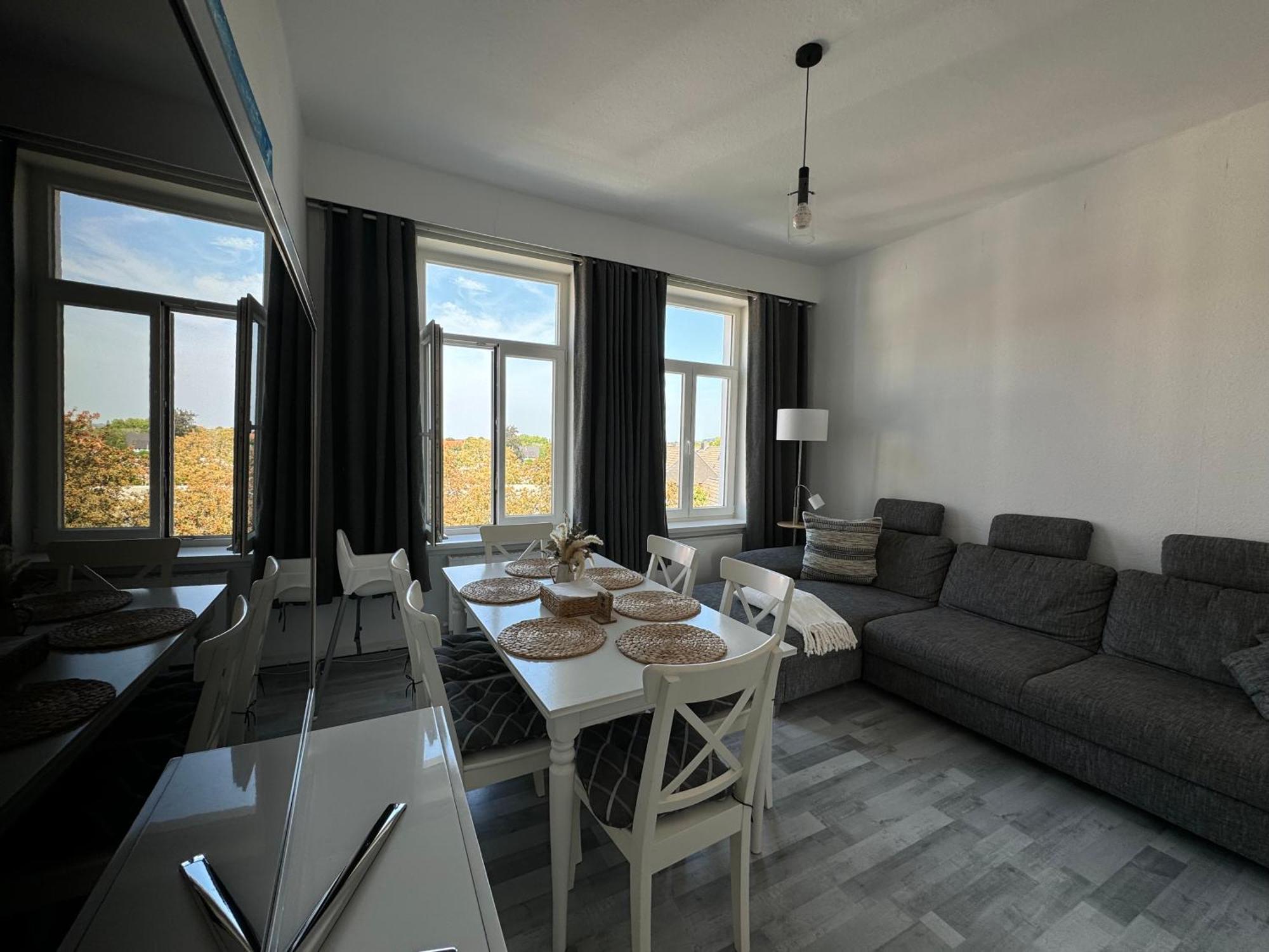 Moderne 4 Zimmer Apartment Mit Bergblick Stadtzentrum Contactless Check-In Gehrden  ภายนอก รูปภาพ