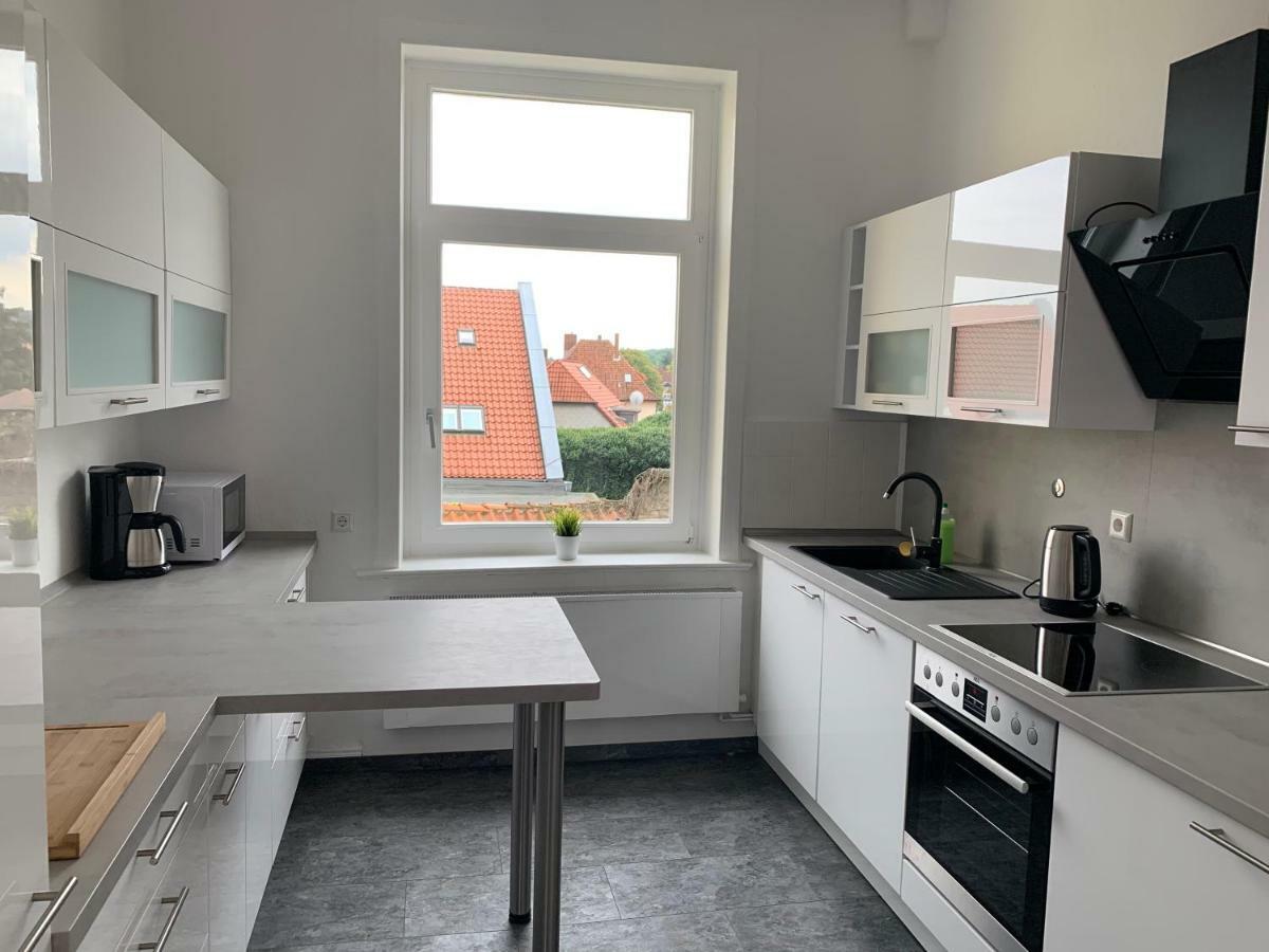 Moderne 4 Zimmer Apartment Mit Bergblick Stadtzentrum Contactless Check-In Gehrden  ภายนอก รูปภาพ